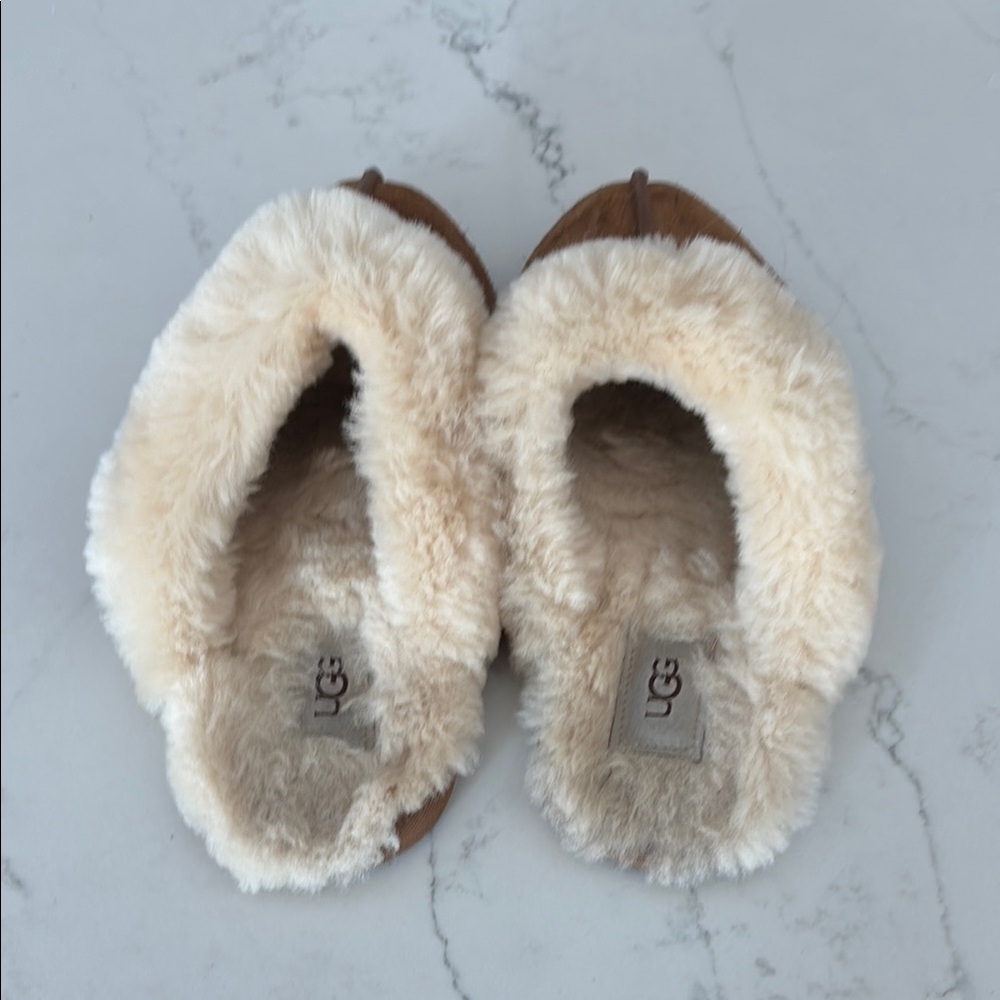 UGG Tan and Cream Cozy Slippers - Picture 4 of 8